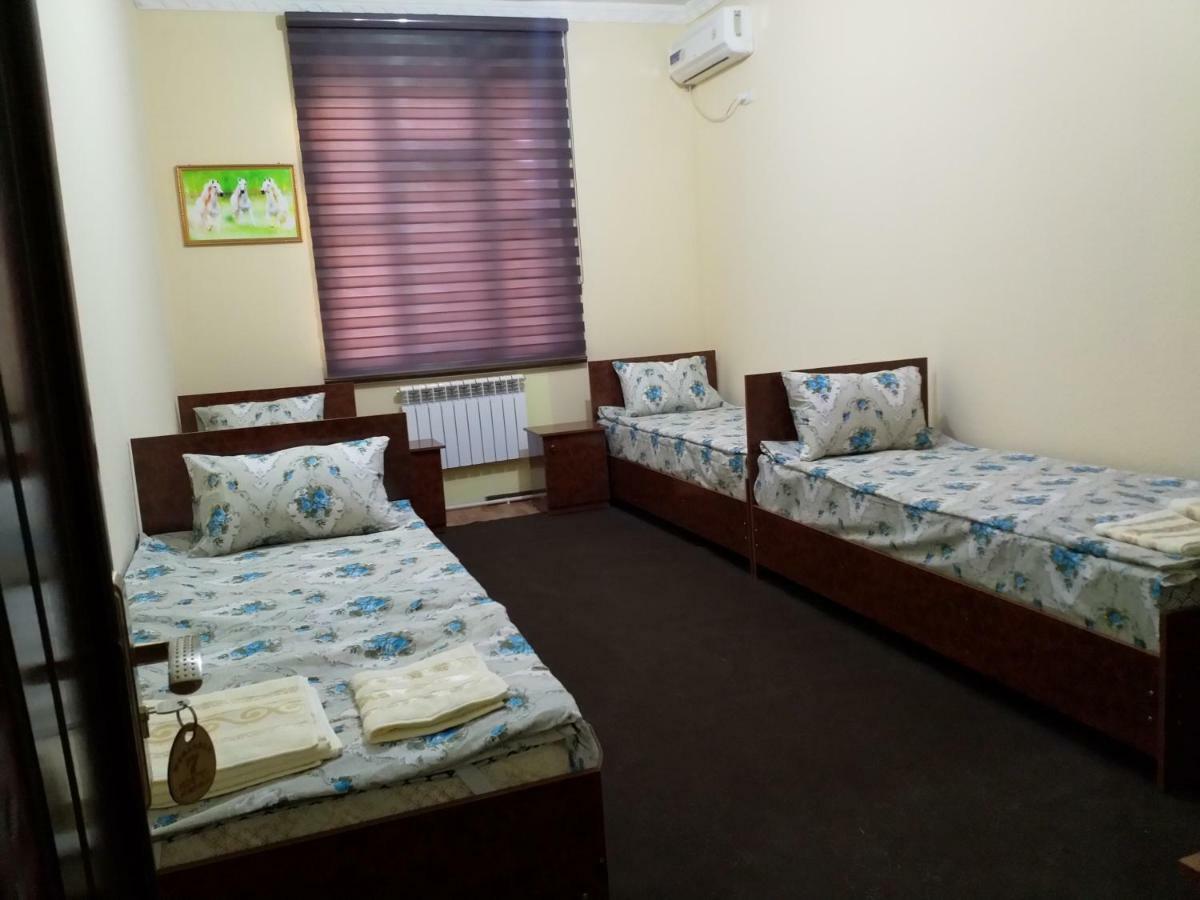 בוקורו Hostel Mukarram מראה חיצוני תמונה