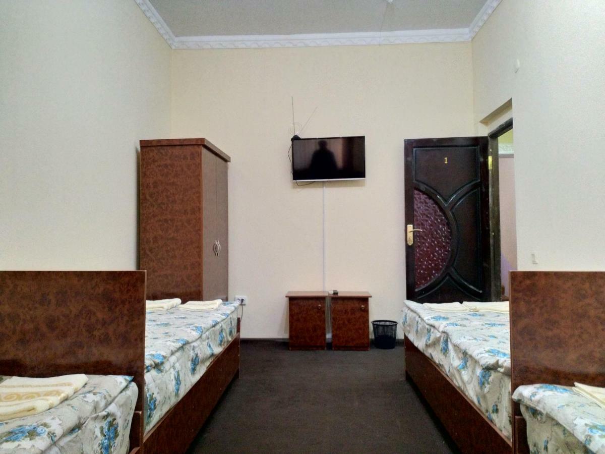 בוקורו Hostel Mukarram מראה חיצוני תמונה