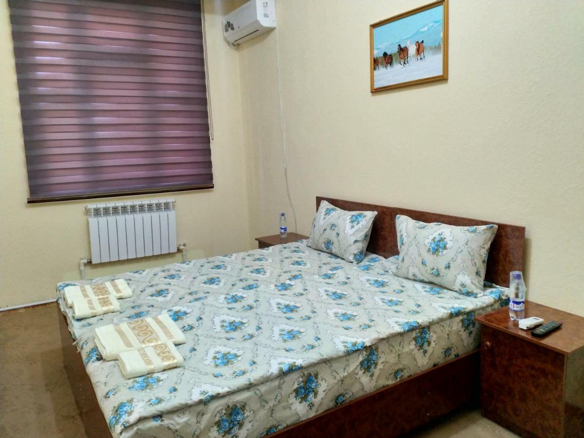בוקורו Hostel Mukarram מראה חיצוני תמונה