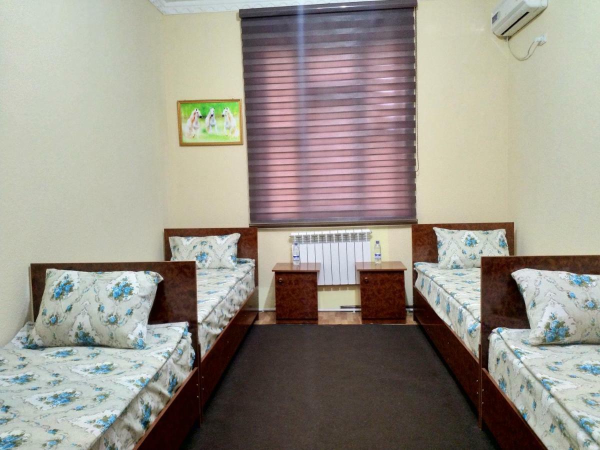 בוקורו Hostel Mukarram מראה חיצוני תמונה