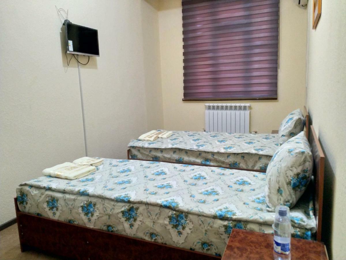 בוקורו Hostel Mukarram מראה חיצוני תמונה
