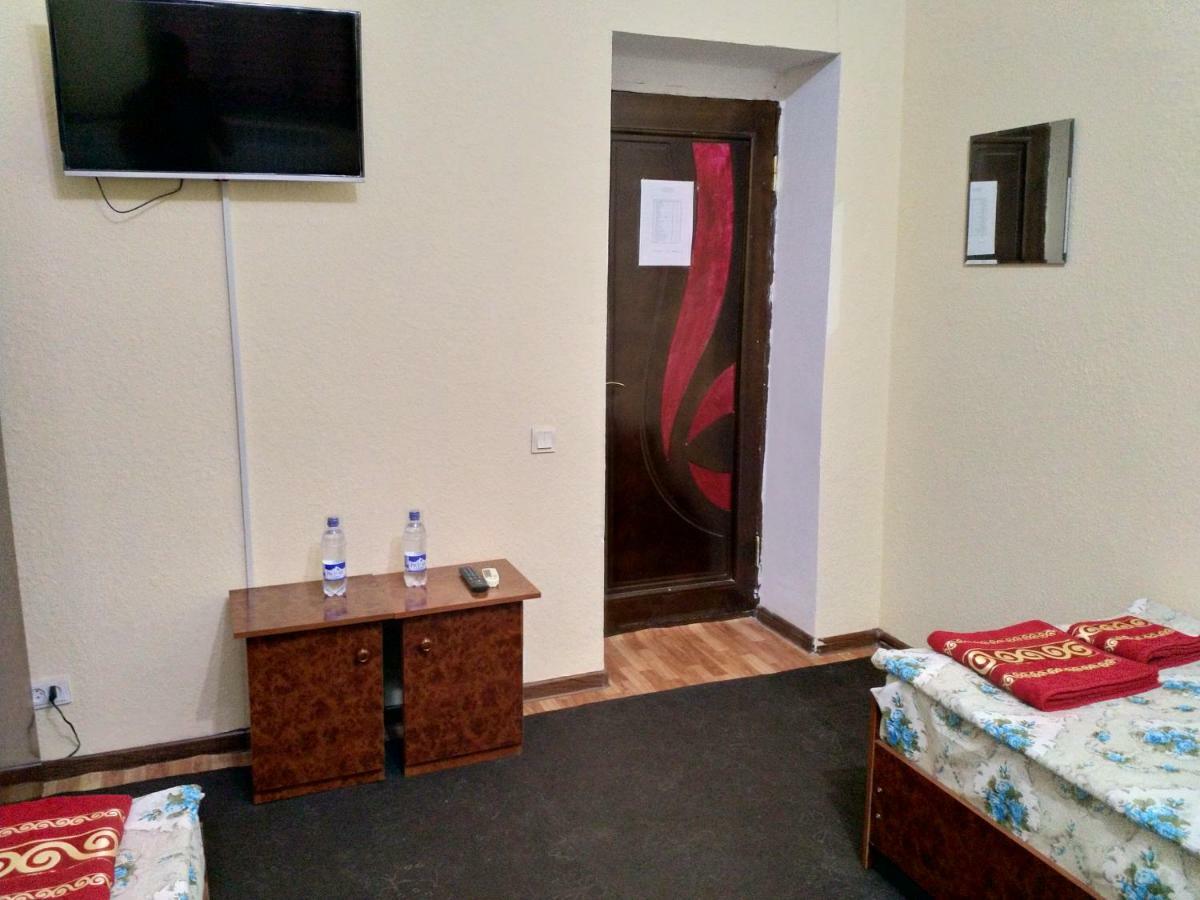 בוקורו Hostel Mukarram מראה חיצוני תמונה