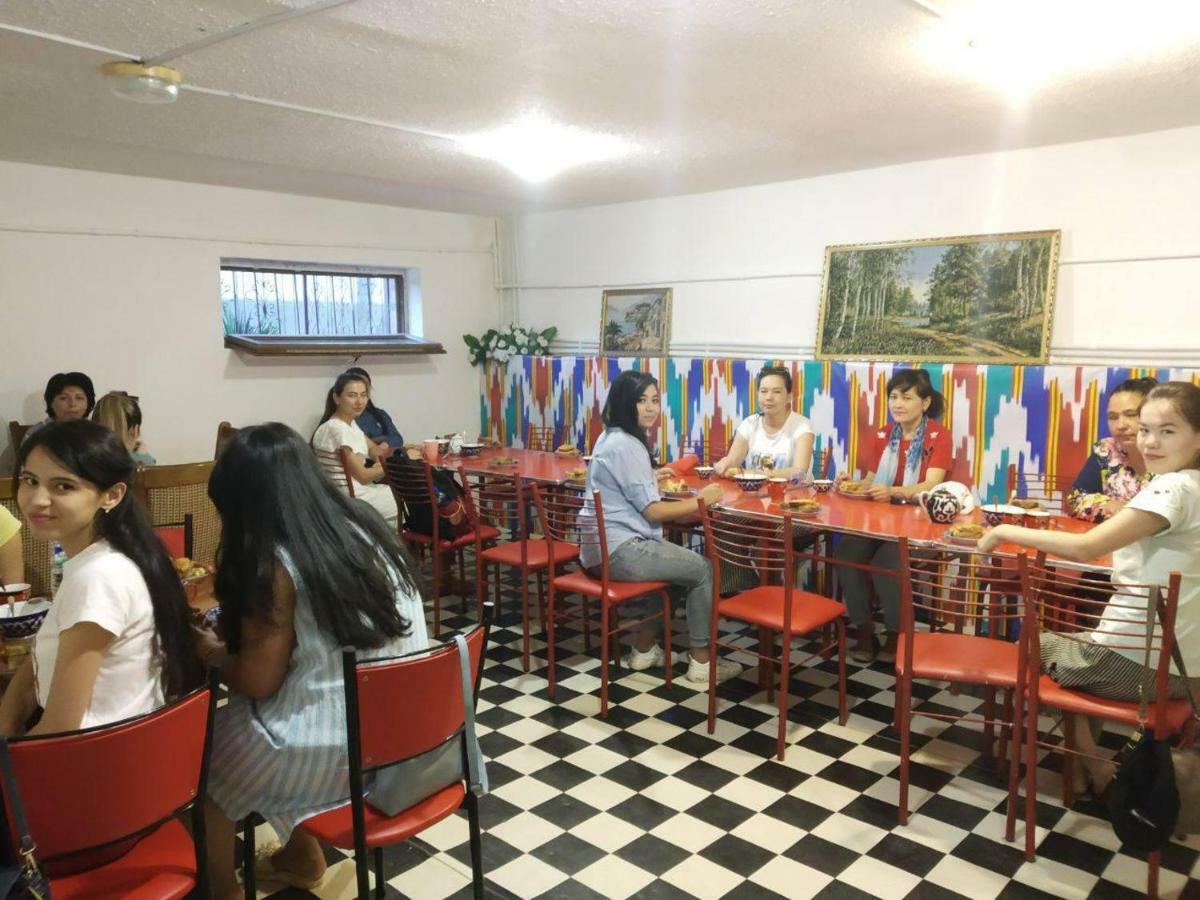 בוקורו Hostel Mukarram מראה חיצוני תמונה