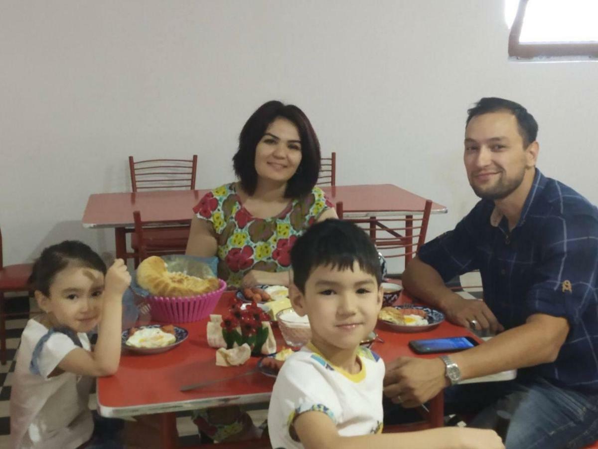בוקורו Hostel Mukarram מראה חיצוני תמונה
