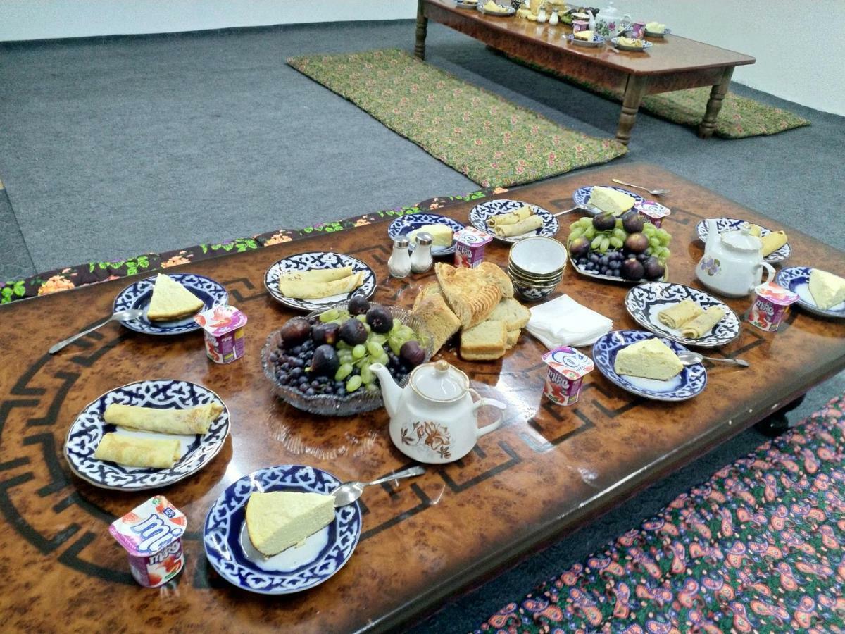 בוקורו Hostel Mukarram מראה חיצוני תמונה