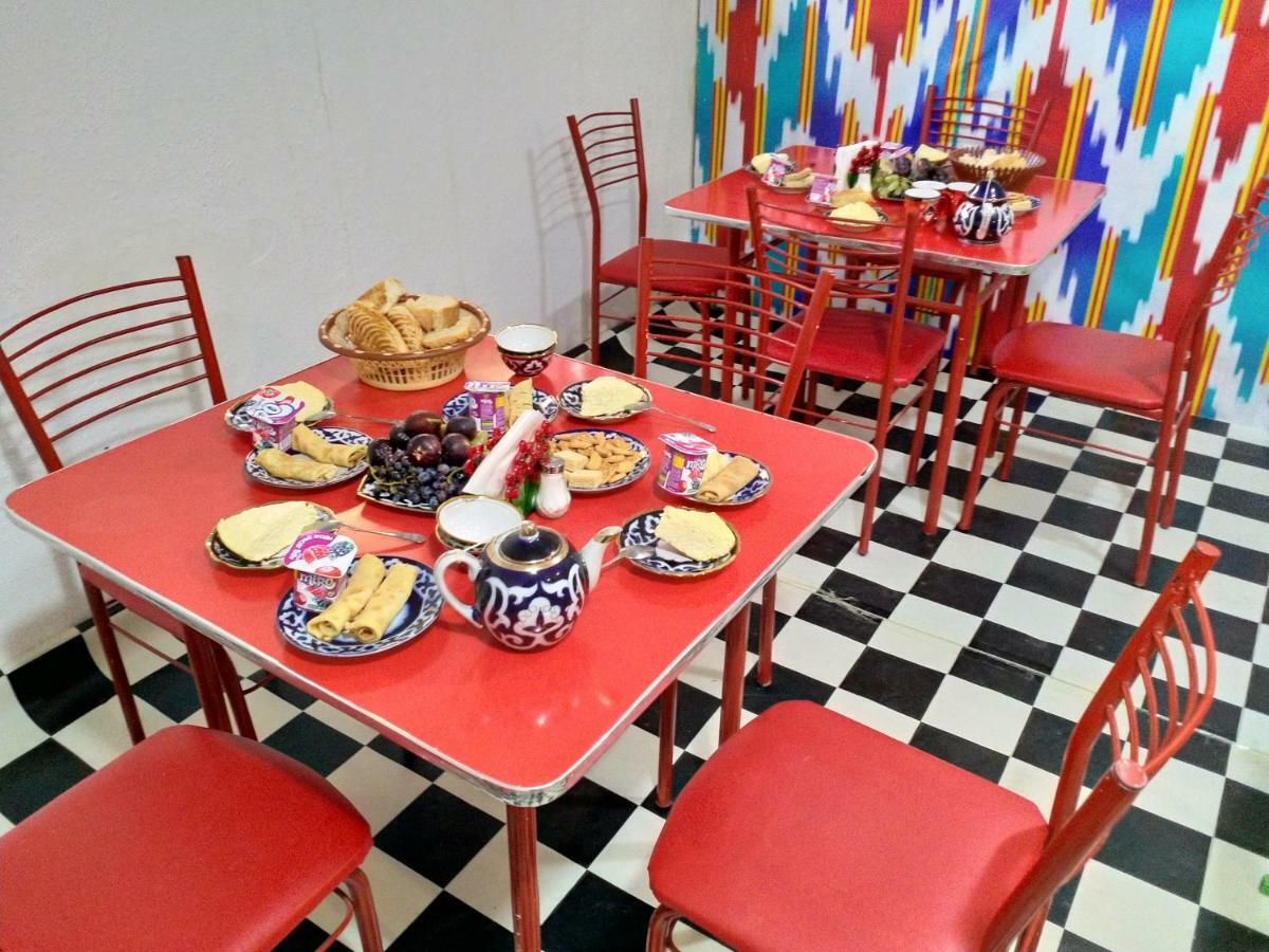 בוקורו Hostel Mukarram מראה חיצוני תמונה