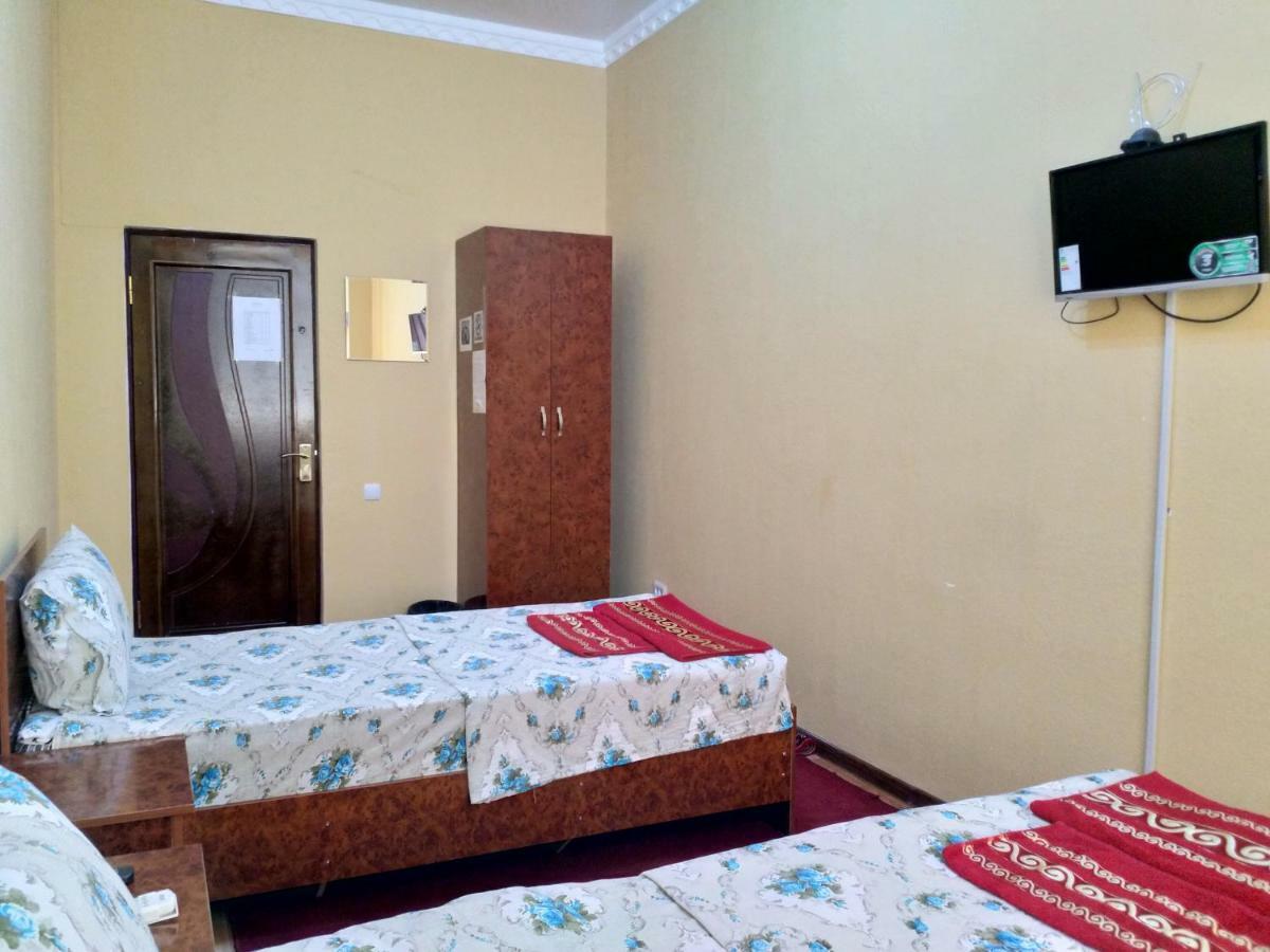 בוקורו Hostel Mukarram מראה חיצוני תמונה