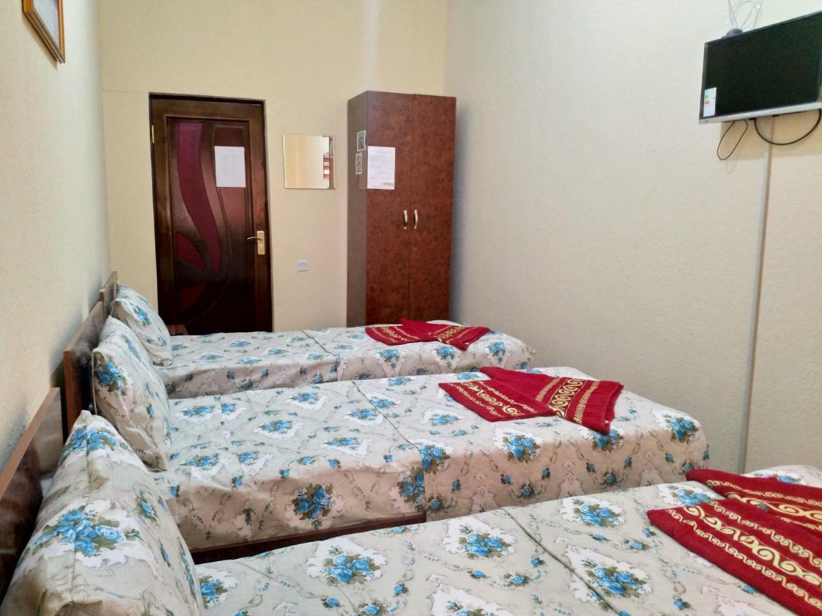 בוקורו Hostel Mukarram מראה חיצוני תמונה