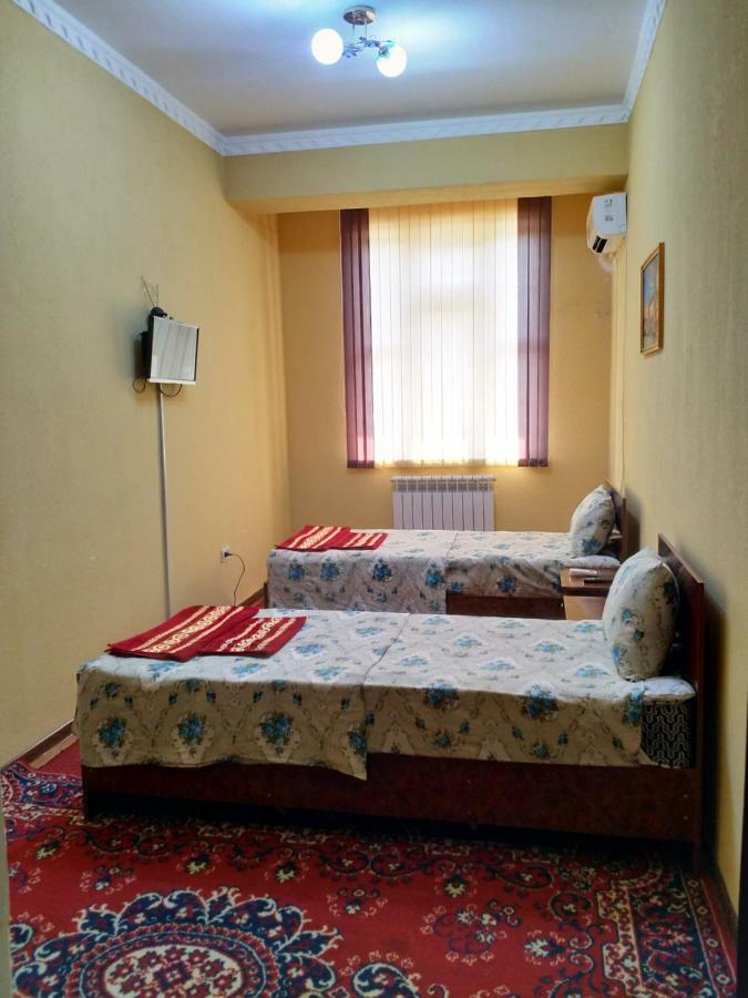 בוקורו Hostel Mukarram מראה חיצוני תמונה