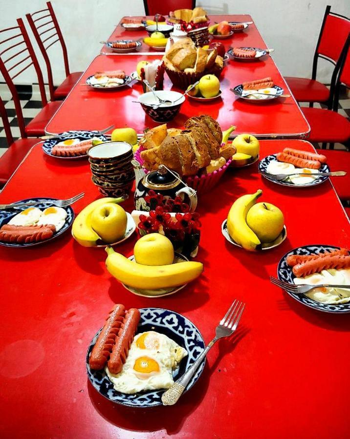 בוקורו Hostel Mukarram מראה חיצוני תמונה