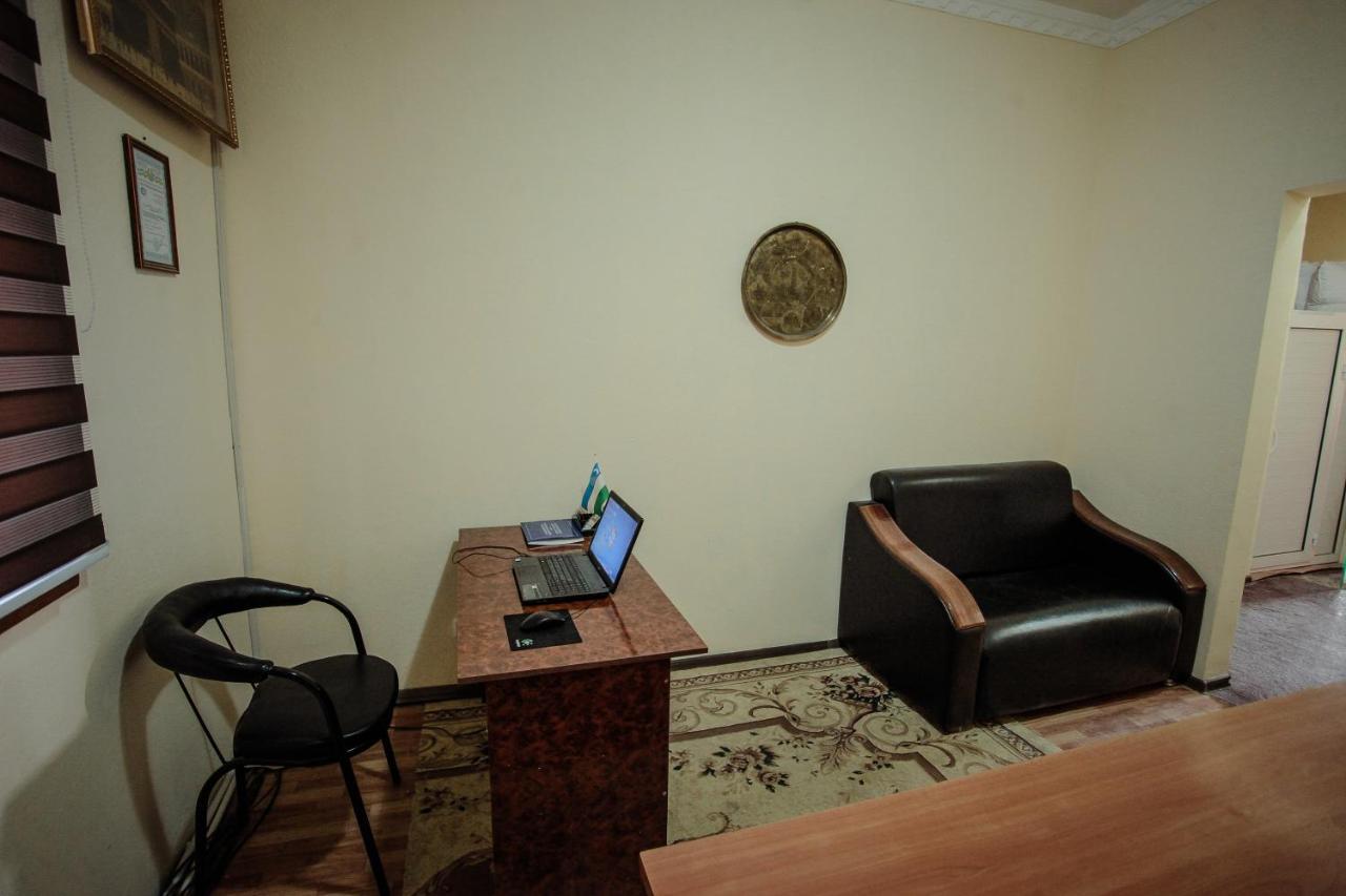 בוקורו Hostel Mukarram מראה חיצוני תמונה